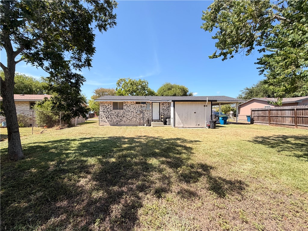 1018 Northcliff Dr Property Photo 27