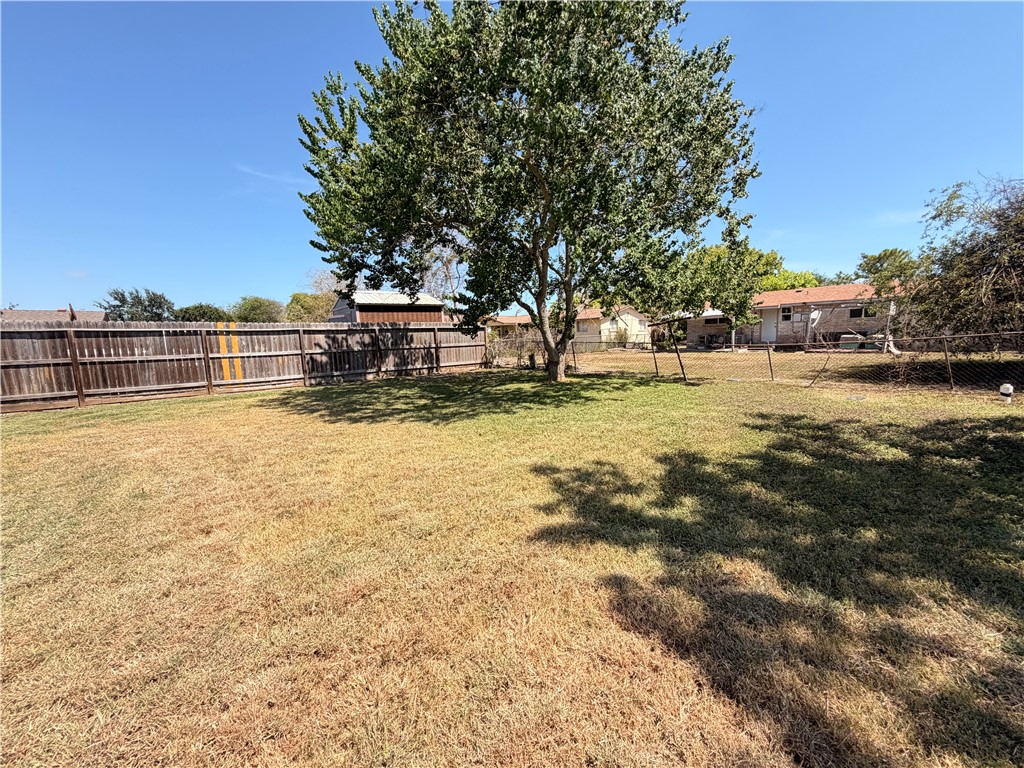 1018 Northcliff Dr Property Photo 28