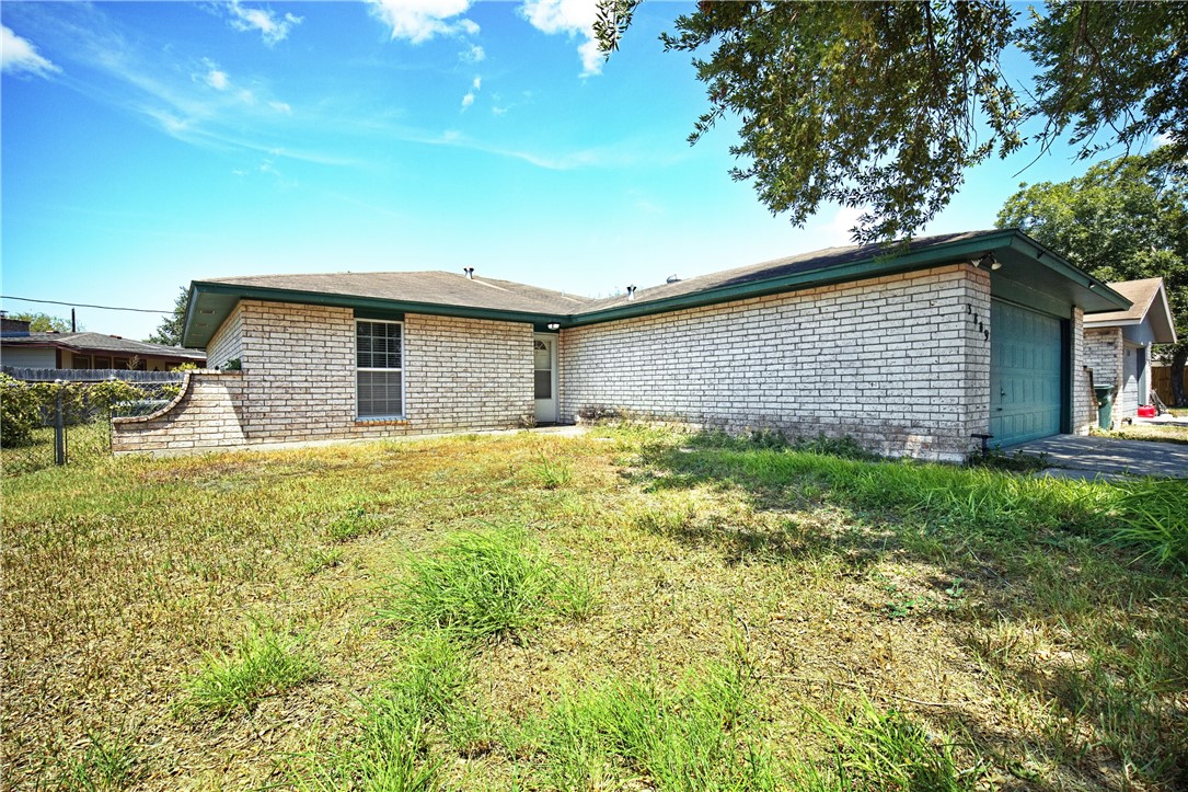 3809 Whitney Dr