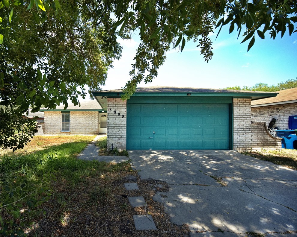 3809 Whitney Dr Property Photo 2