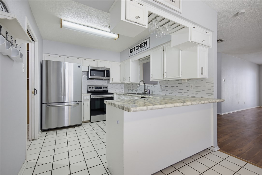 3809 Whitney Dr Property Photo 8