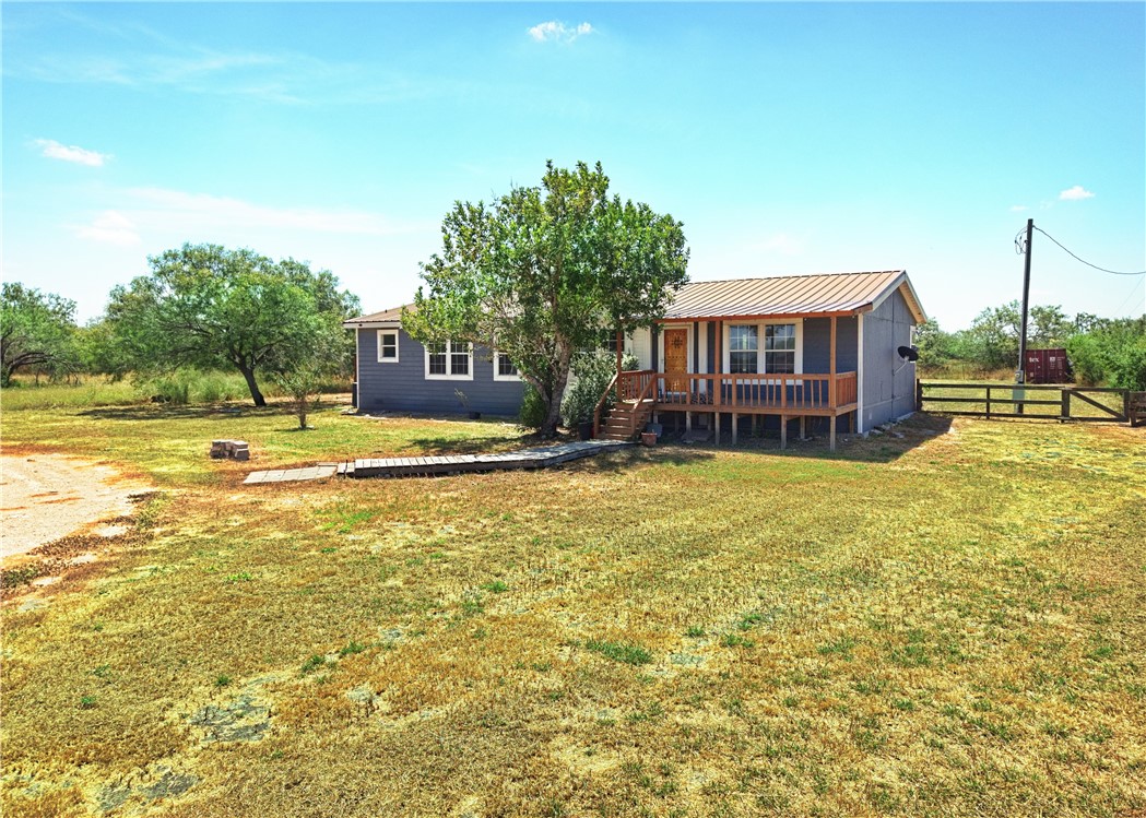 1582 W Fm 738 Property Photo 2