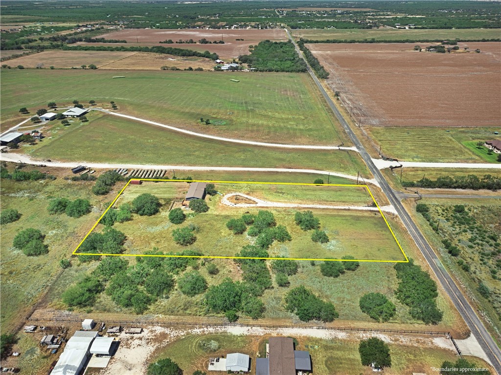 1582 W Fm 738 Property Photo 4