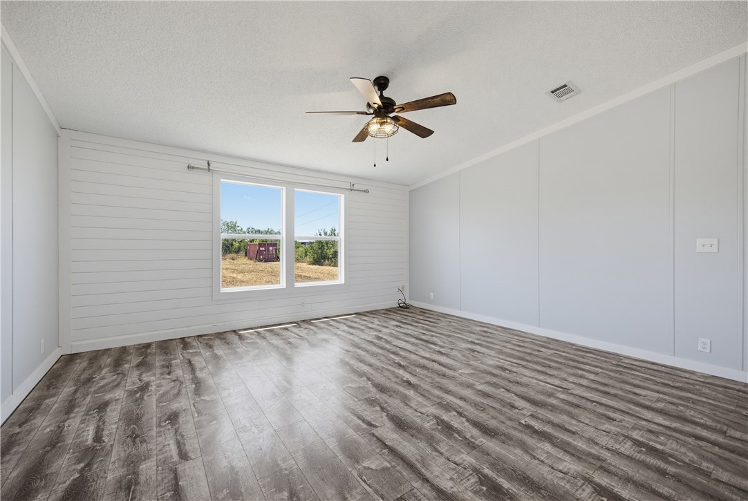 1582 W Fm 738 Property Photo 10