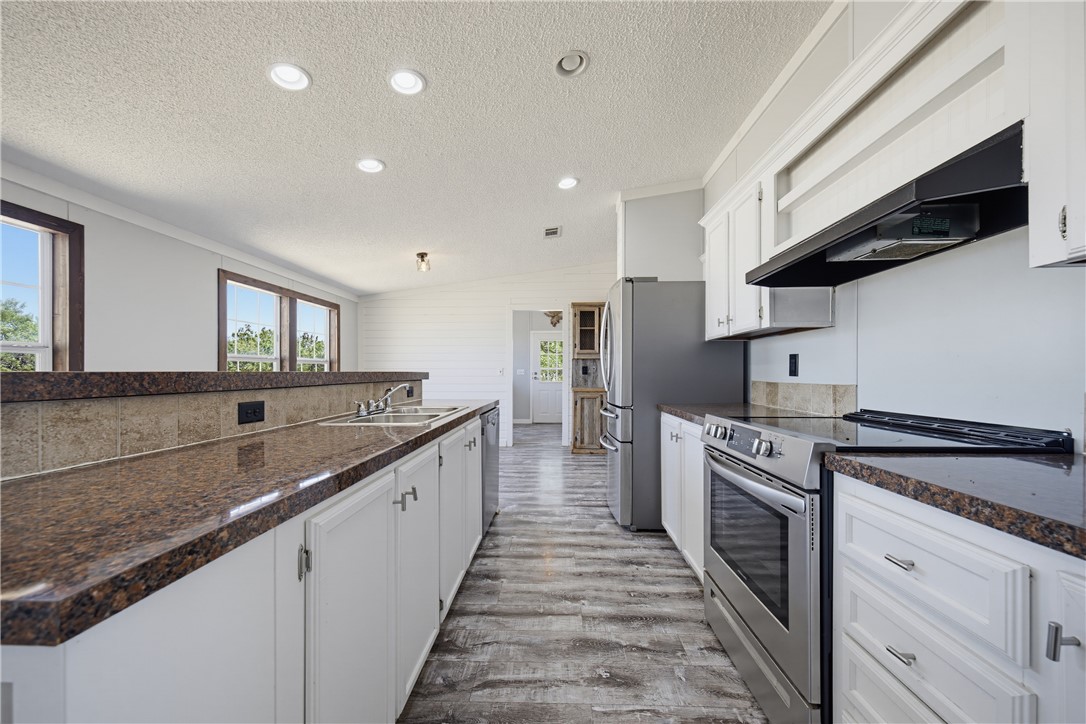 1582 W Fm 738 Property Photo 13