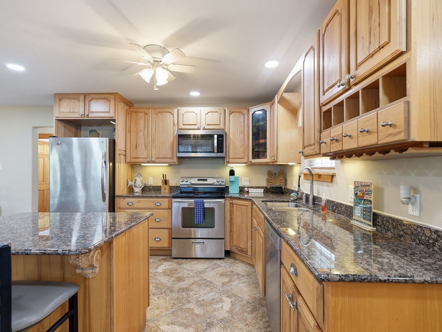 814 Rattlesnake Point Property Photo 8
