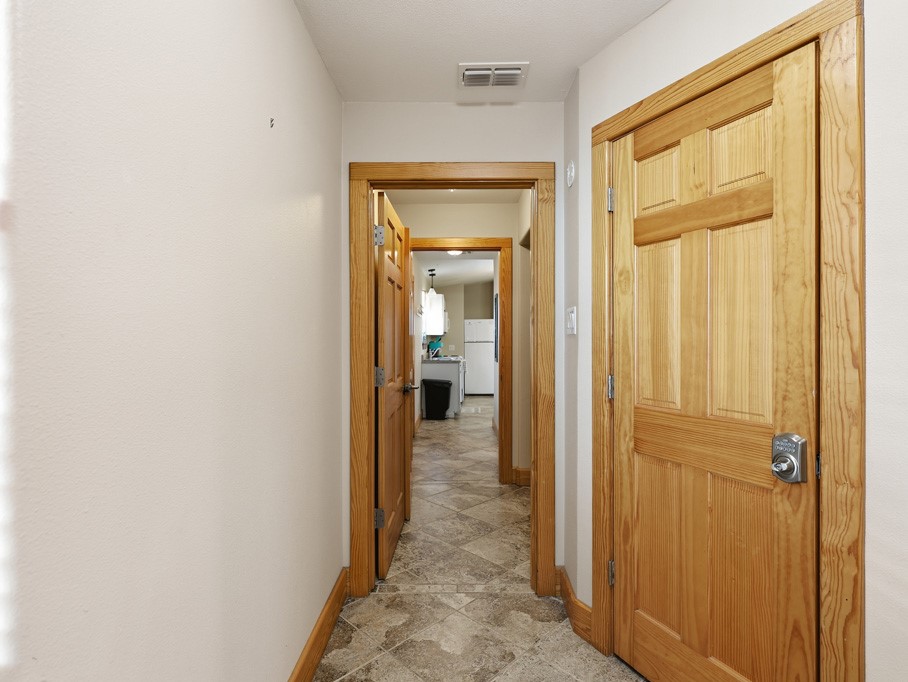 814 Rattlesnake Point Property Photo 15