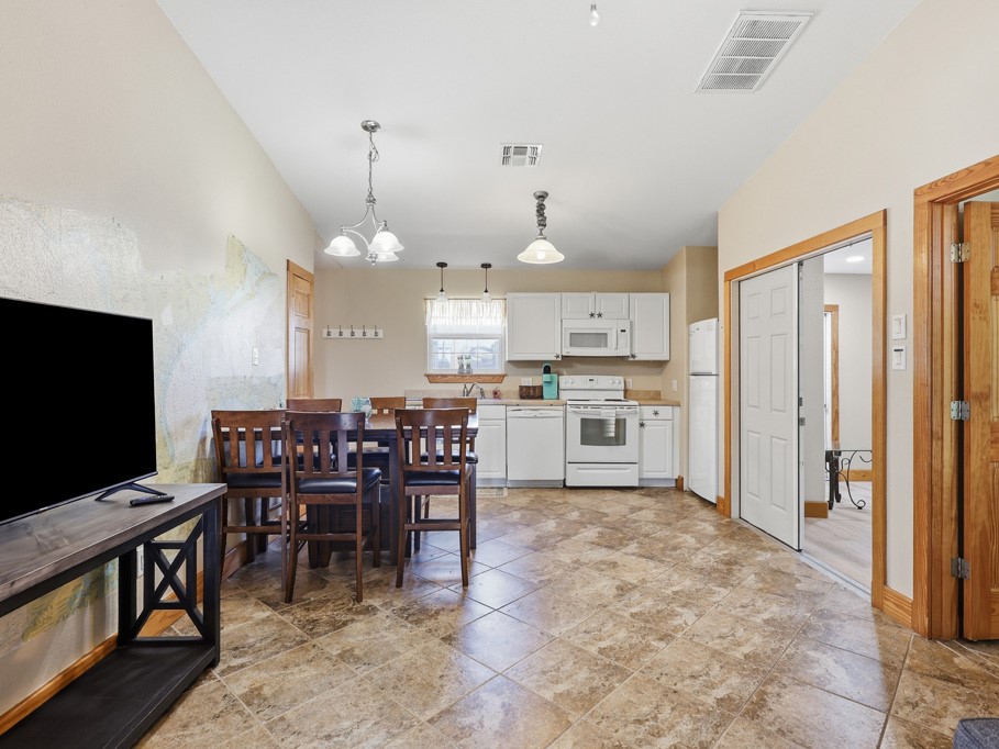 814 Rattlesnake Point Property Photo 22