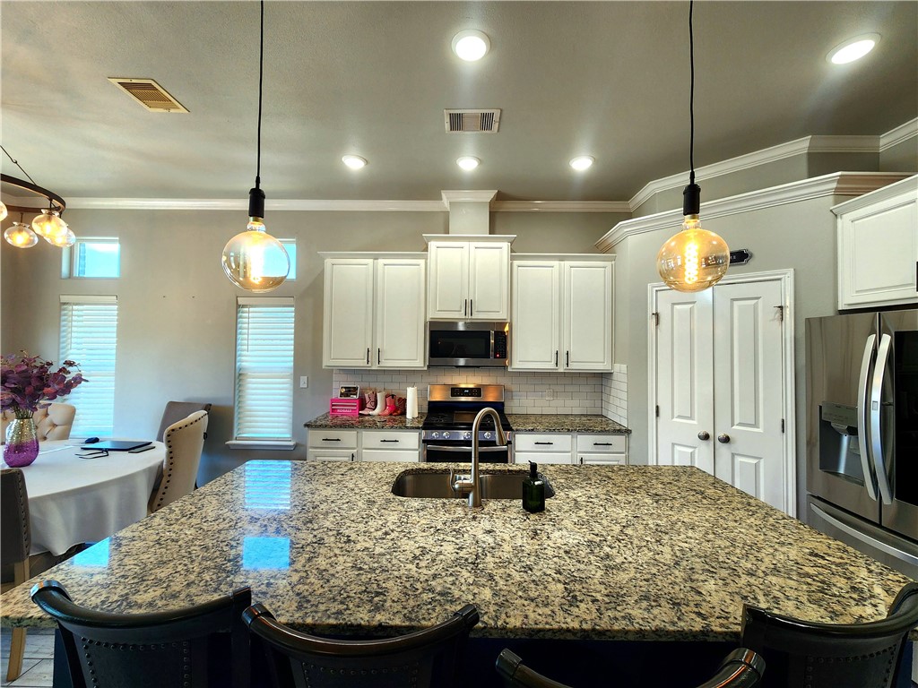 7529 Krypton Dr Property Photo 14