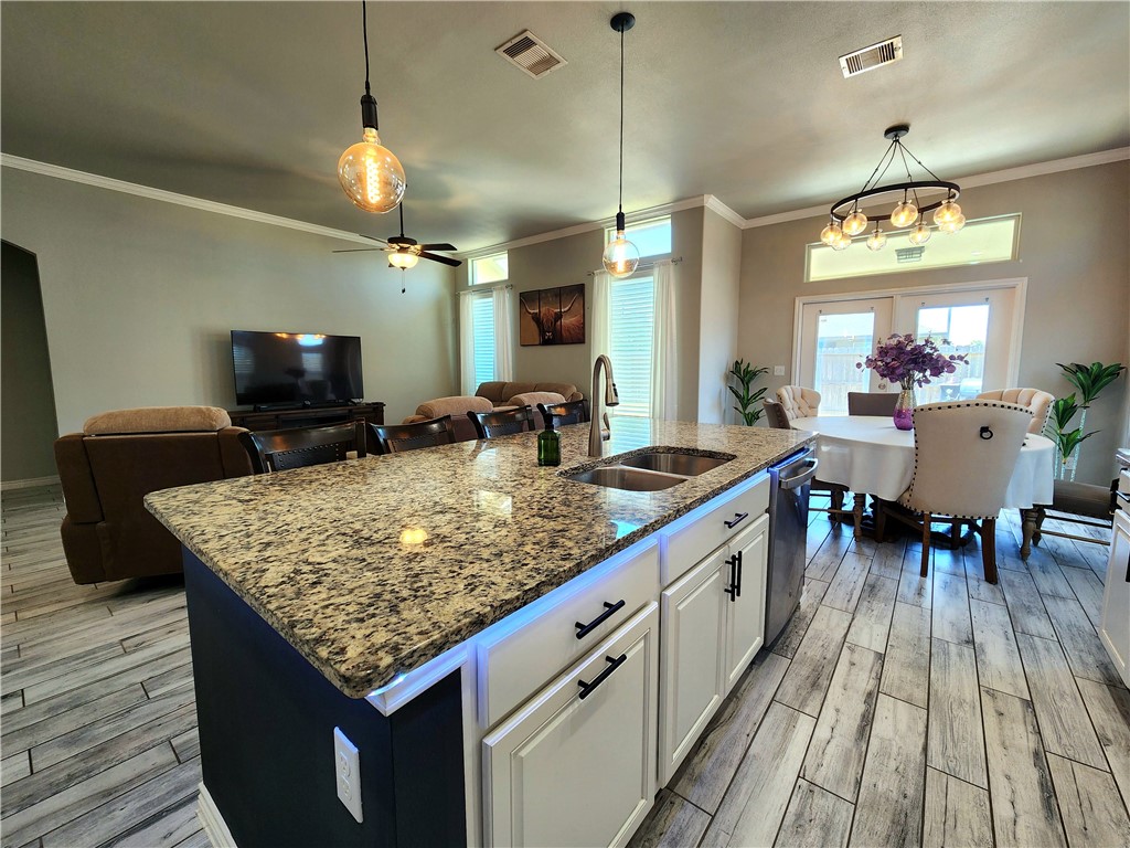 7529 Krypton Dr Property Photo 15