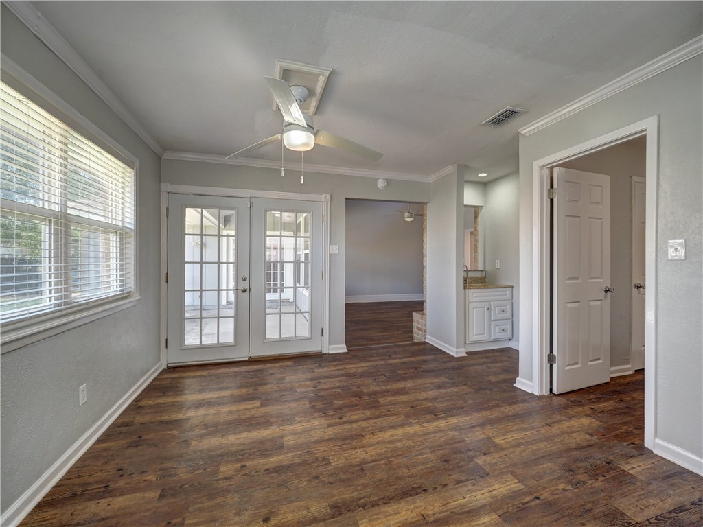 2114 Matagorda Dr Property Photo 3
