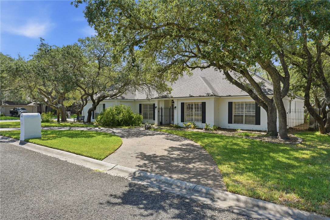 101 Peachtree Dr Property Photo 1