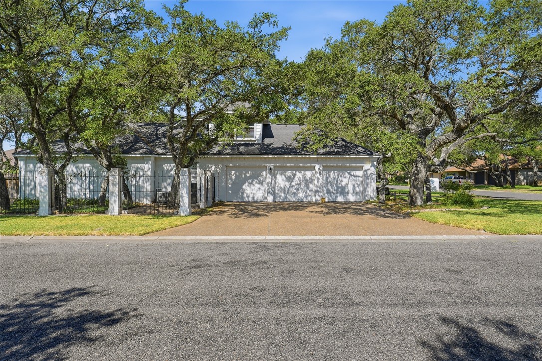 101 Peachtree Dr Property Photo 4