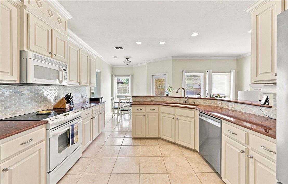 481567 Property Photo 11