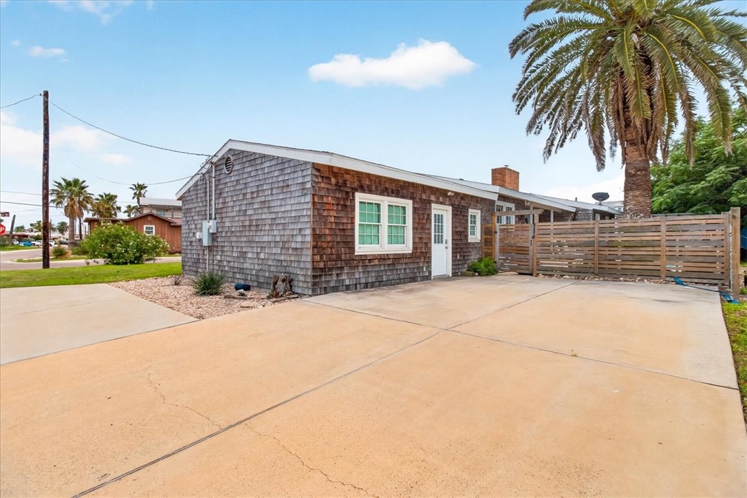 343 Oleander St Property Photo 39
