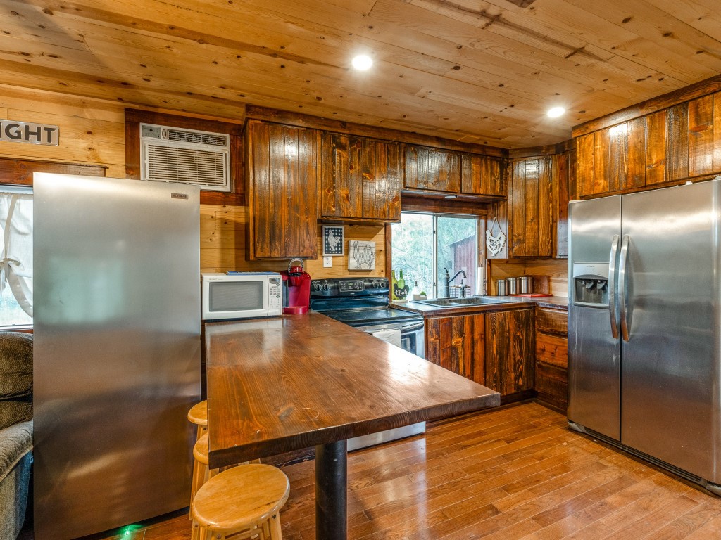 2831 County Road 430 Property Photo 10