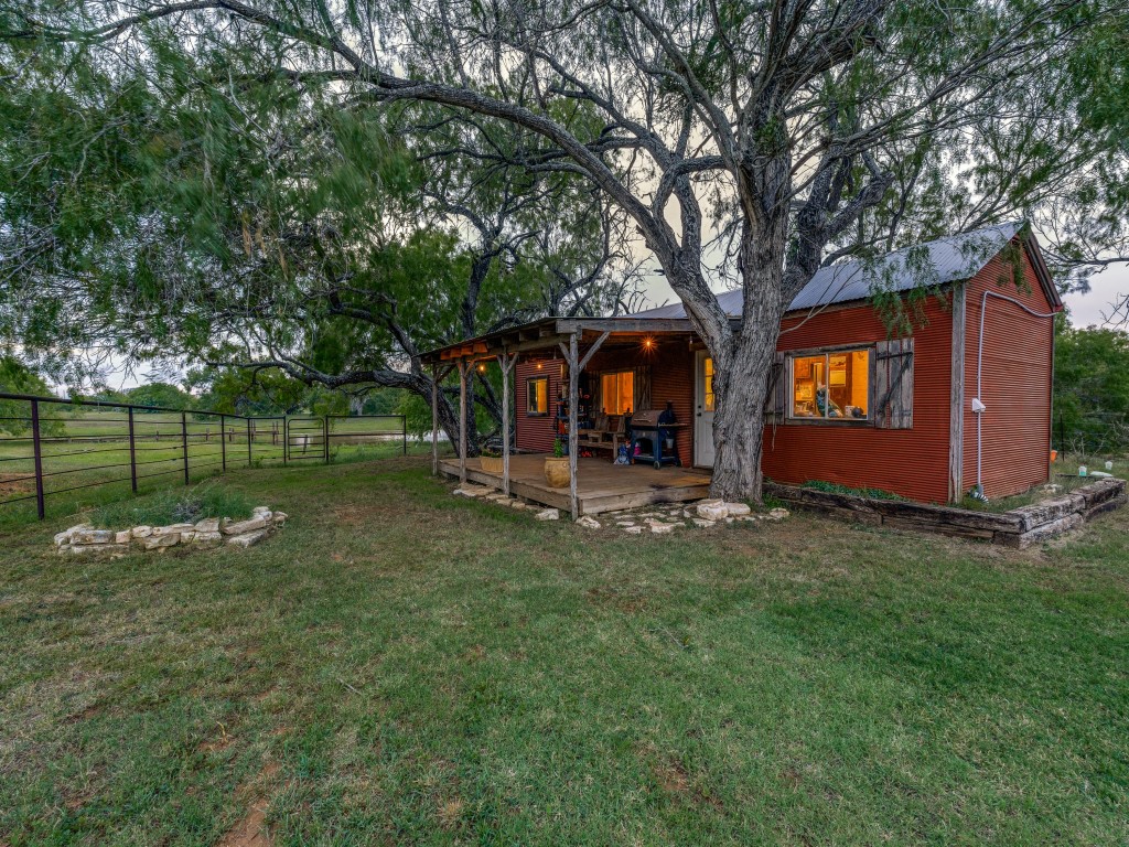 2831 County Road 430 Property Photo 21