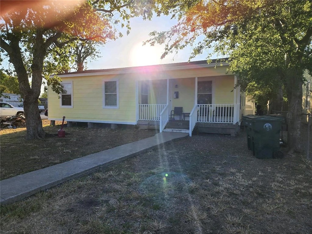 133 E Vanderbilt Dr Property Photo 1