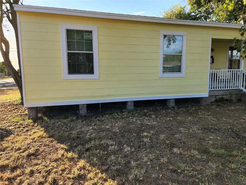 133 E Vanderbilt Dr Property Photo 2
