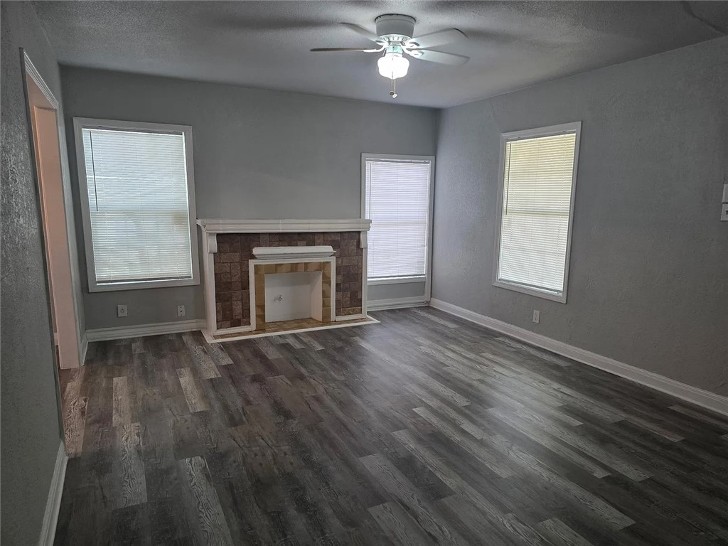 133 E Vanderbilt Dr Property Photo 6
