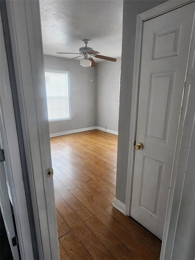 133 E Vanderbilt Dr Property Photo 9