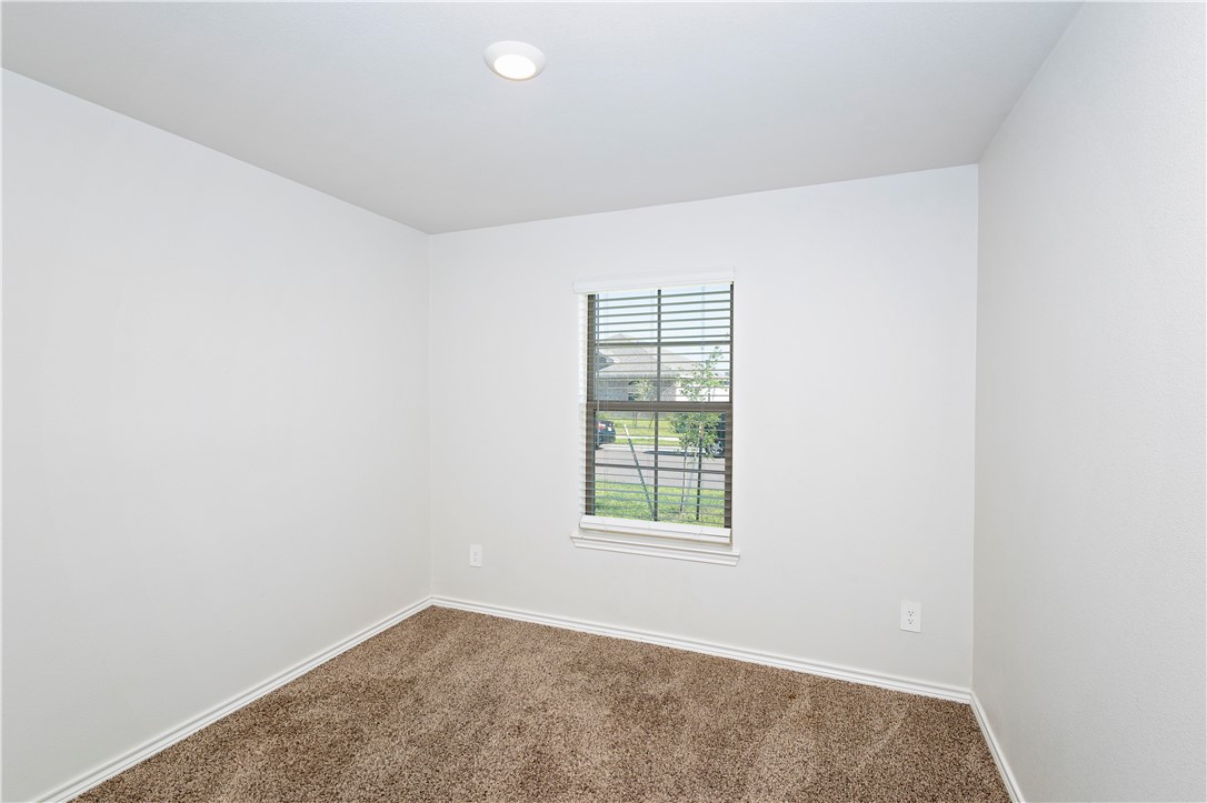 1270 Breebry Dr Property Photo 5