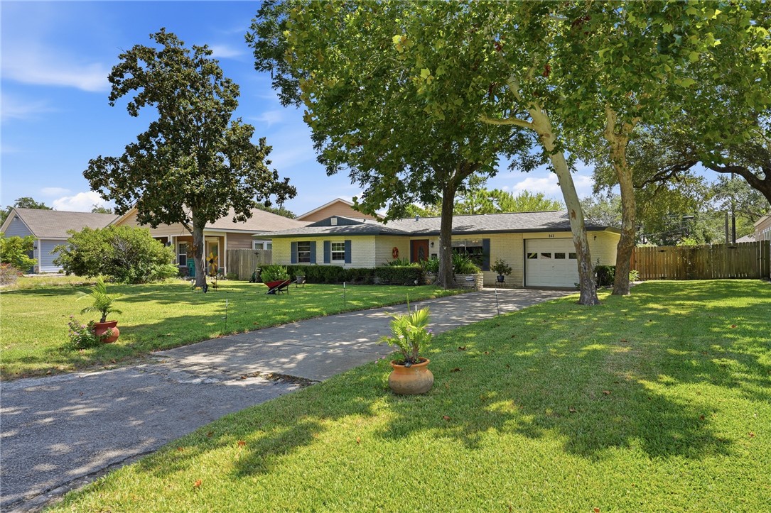 843 S Lamont St Property Photo 2