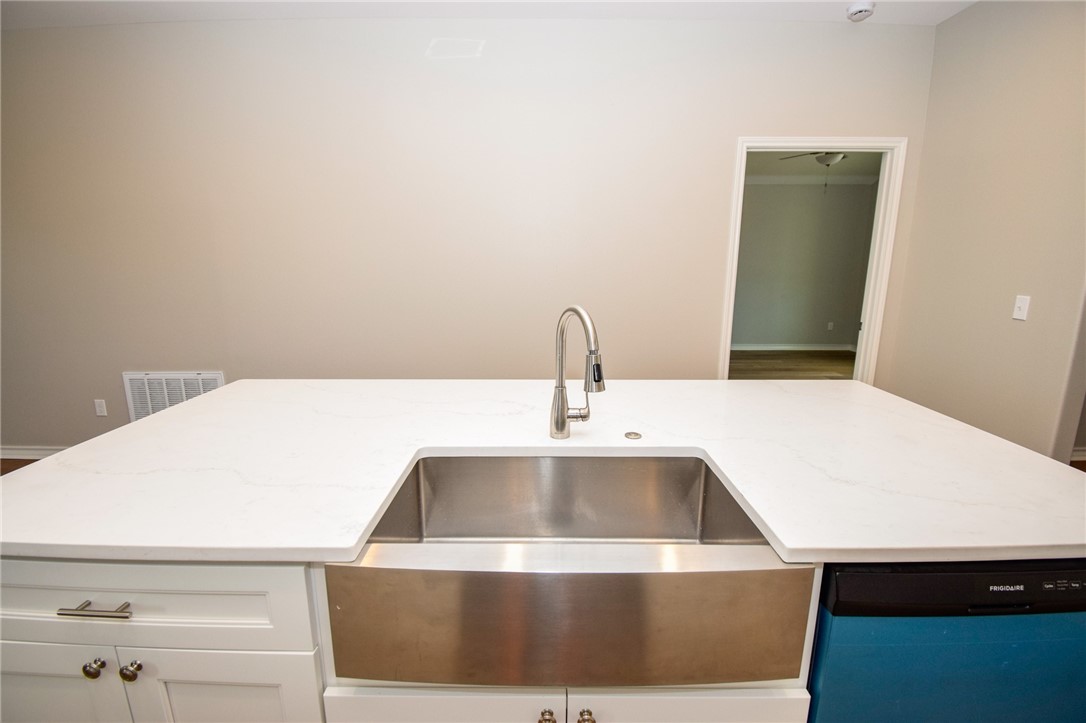 7701 Boswell Road Property Photo 7