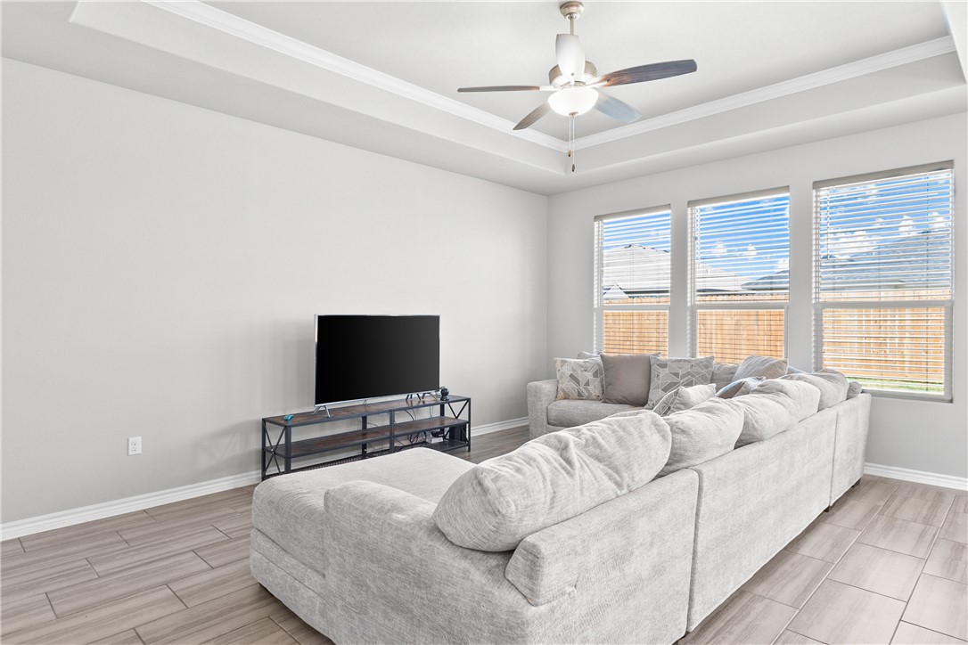 1003 Pasadena St Property Photo 12