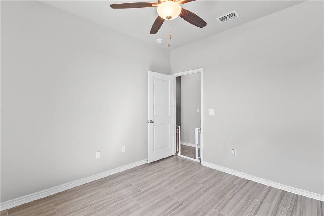 1003 Pasadena St Property Photo 22