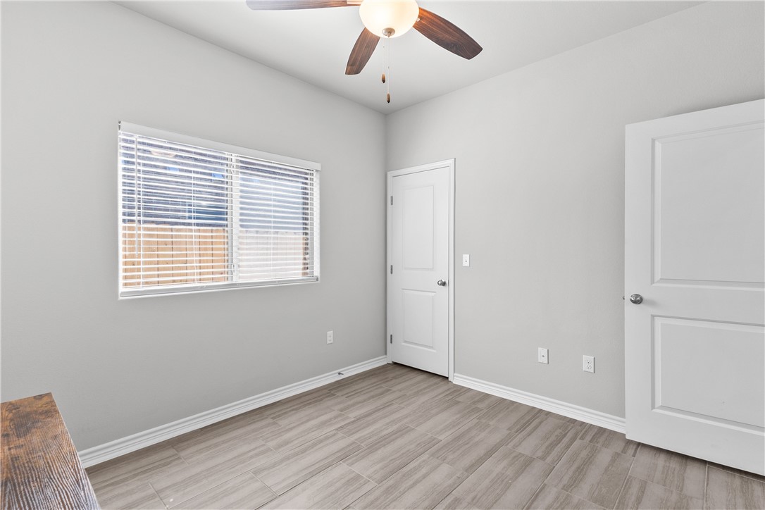 1003 Pasadena St Property Photo 23