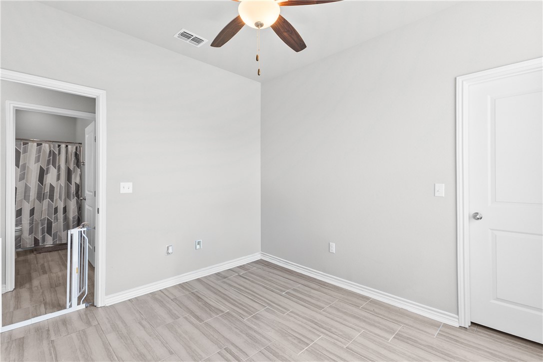 1003 Pasadena St Property Photo 24