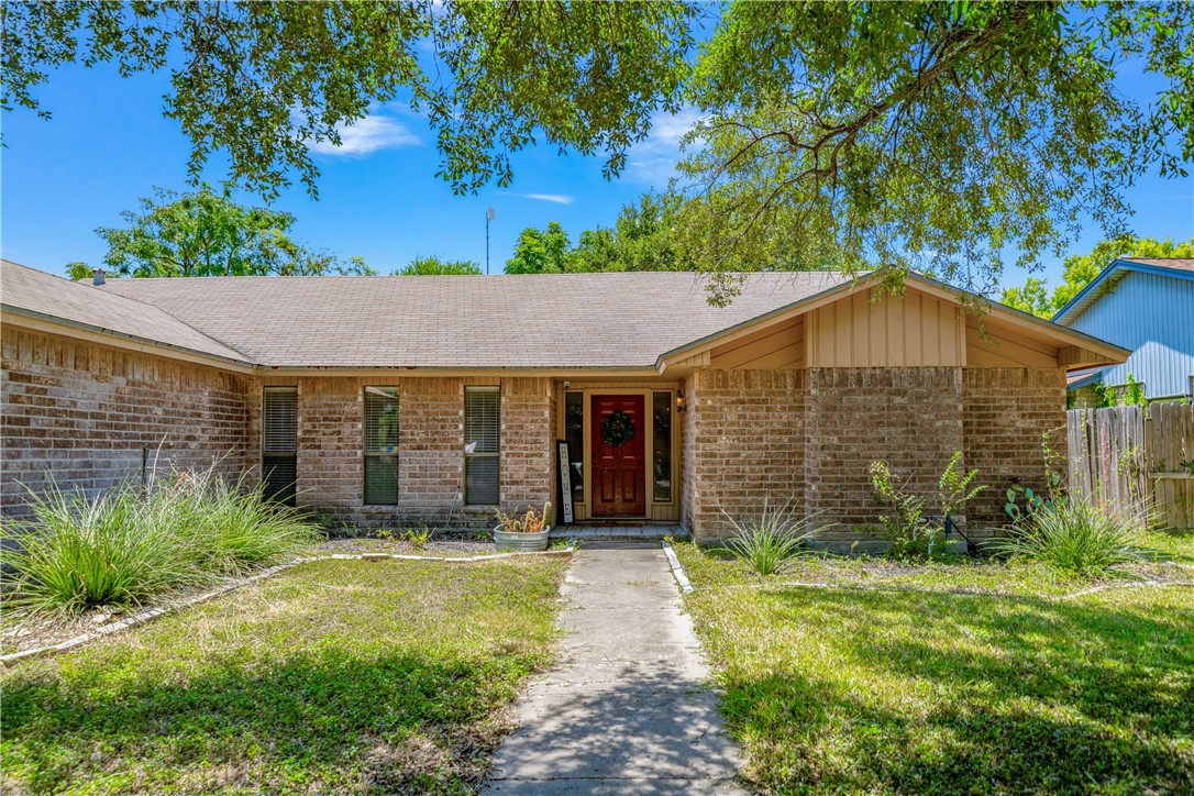 1809 Live Oak Dr Property Photo 1
