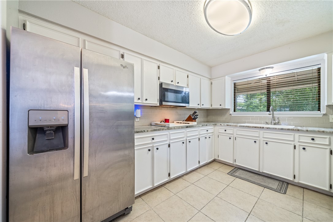 1809 Live Oak Dr Property Photo 8