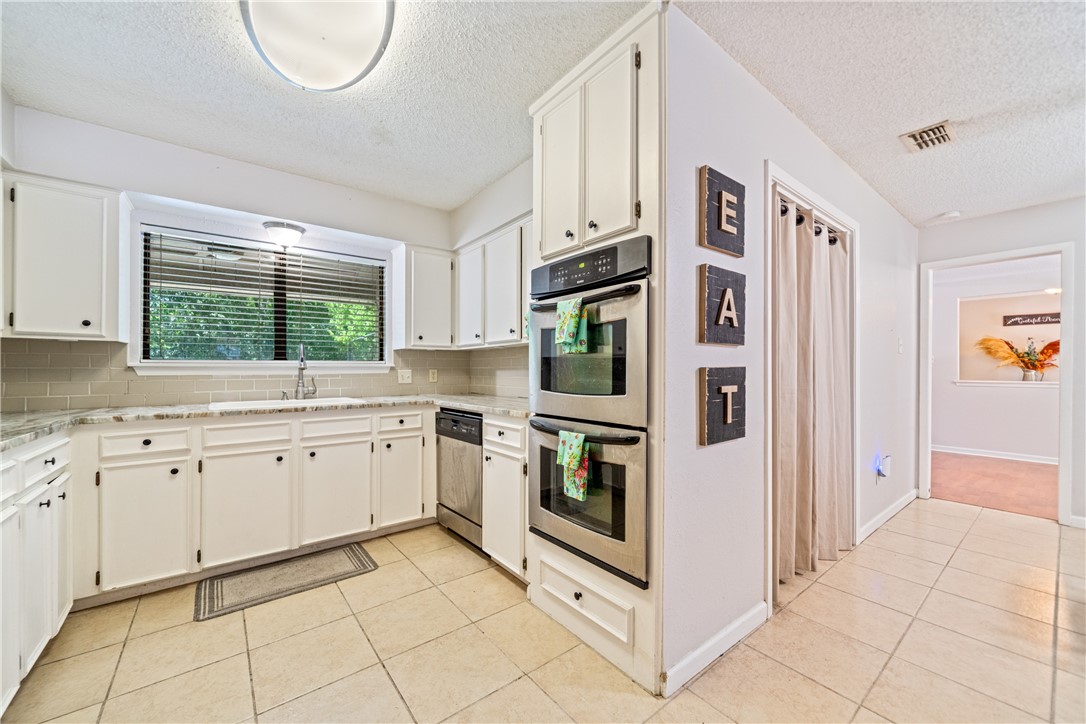 1809 Live Oak Dr Property Photo 9