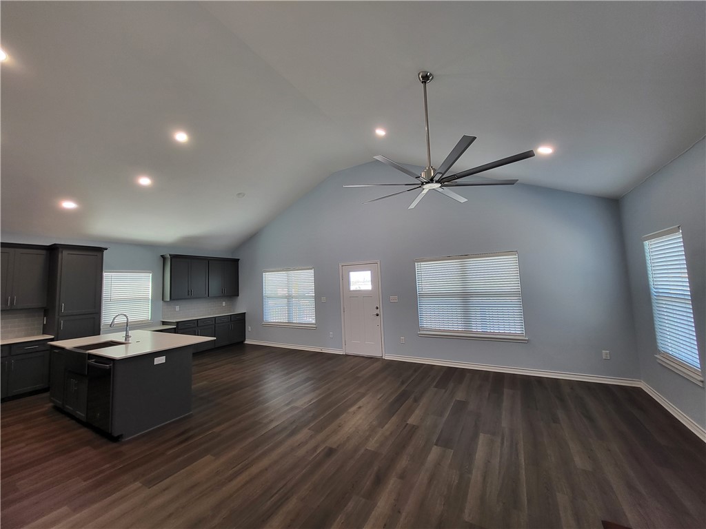 113 Knickerbocker St Property Photo 5