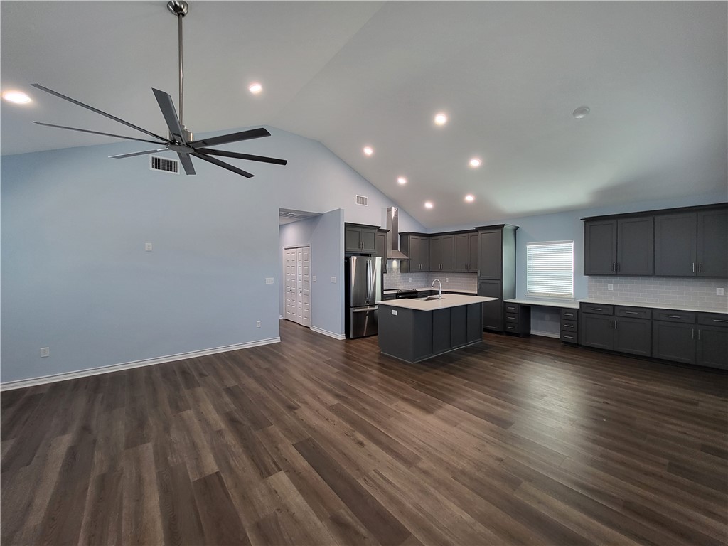 113 Knickerbocker St Property Photo 6