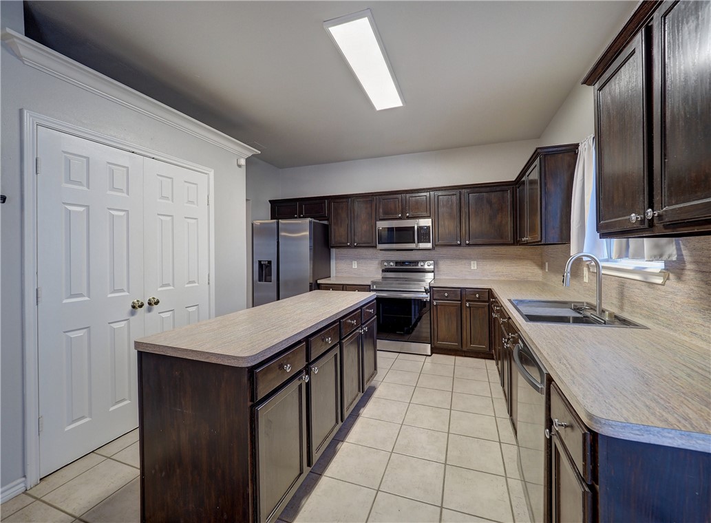 7401 Lake Livingston Property Photo 4