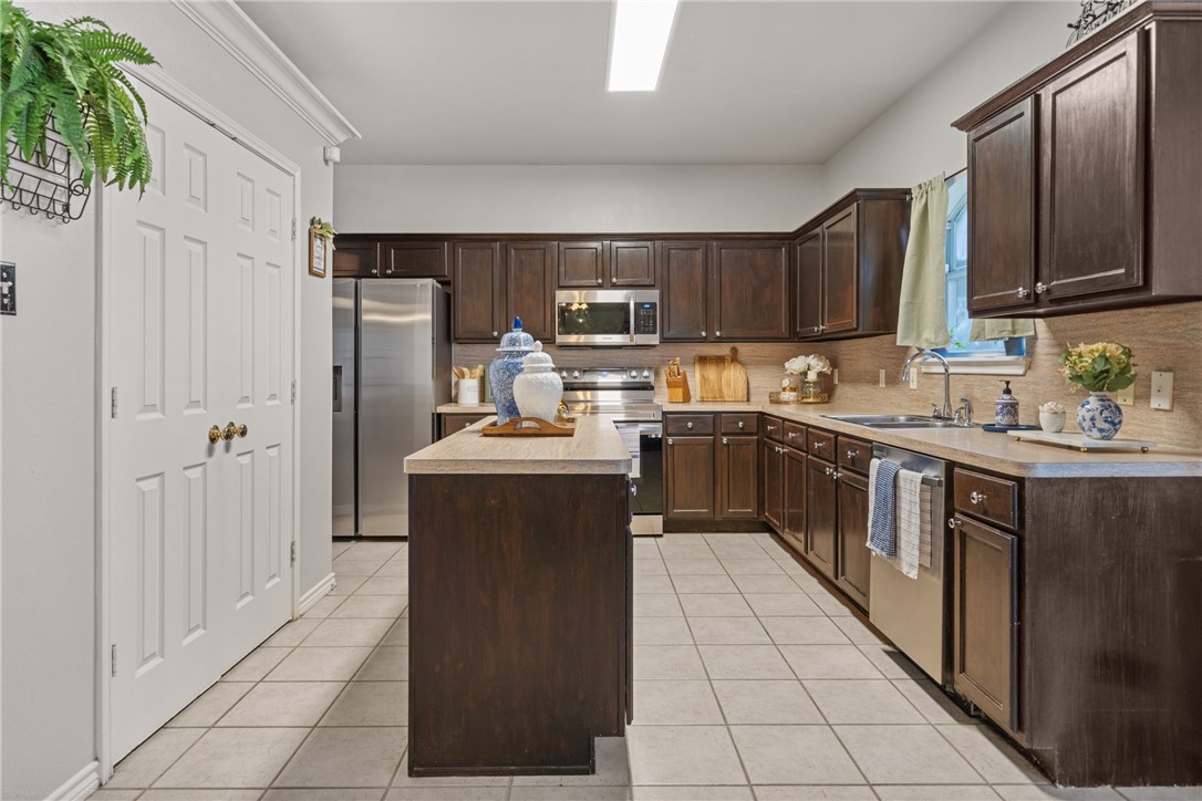 7401 Lake Livingston Property Photo 8