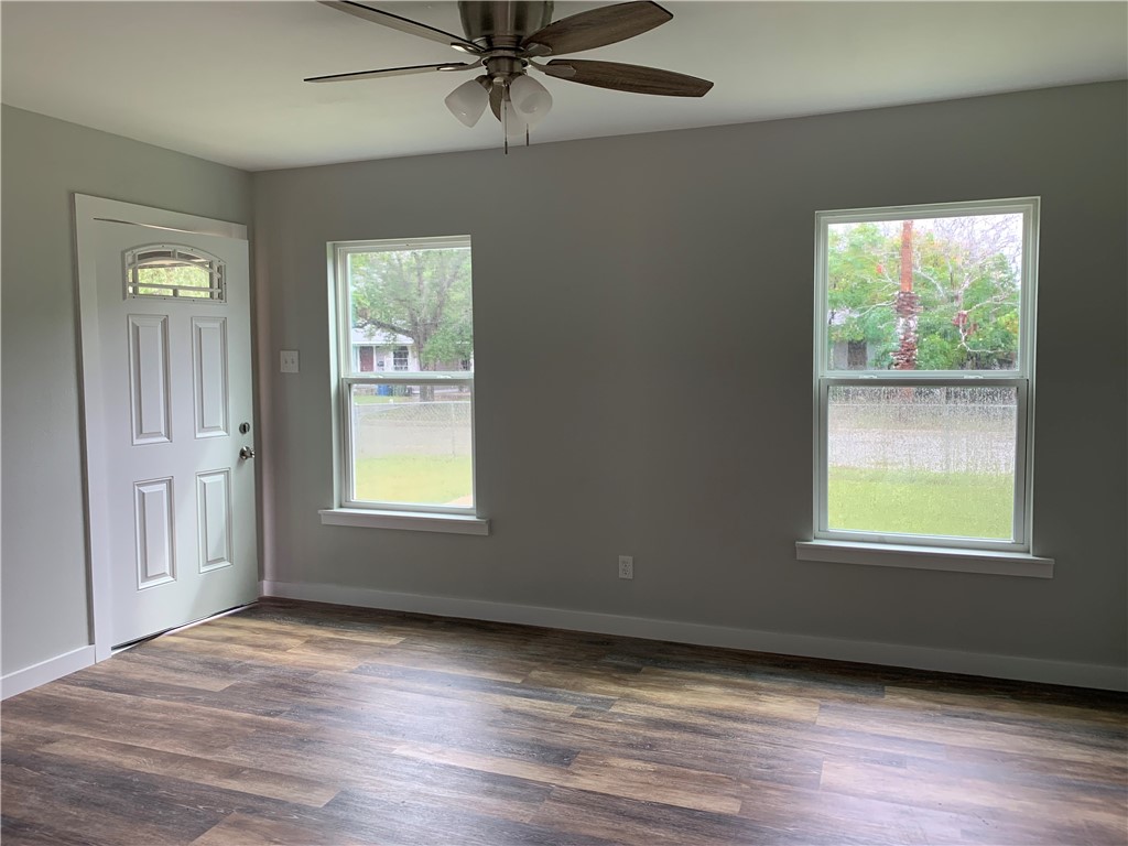 610 Caddo St Property Photo 3