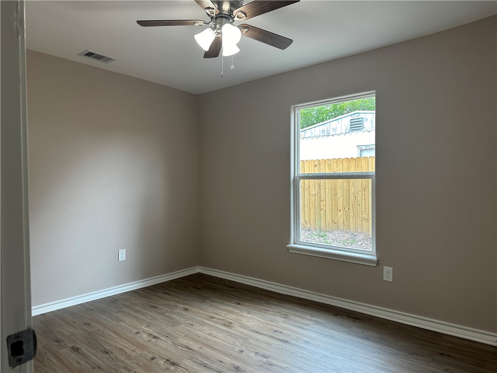 4241 Green Grove Dr Property Photo 5