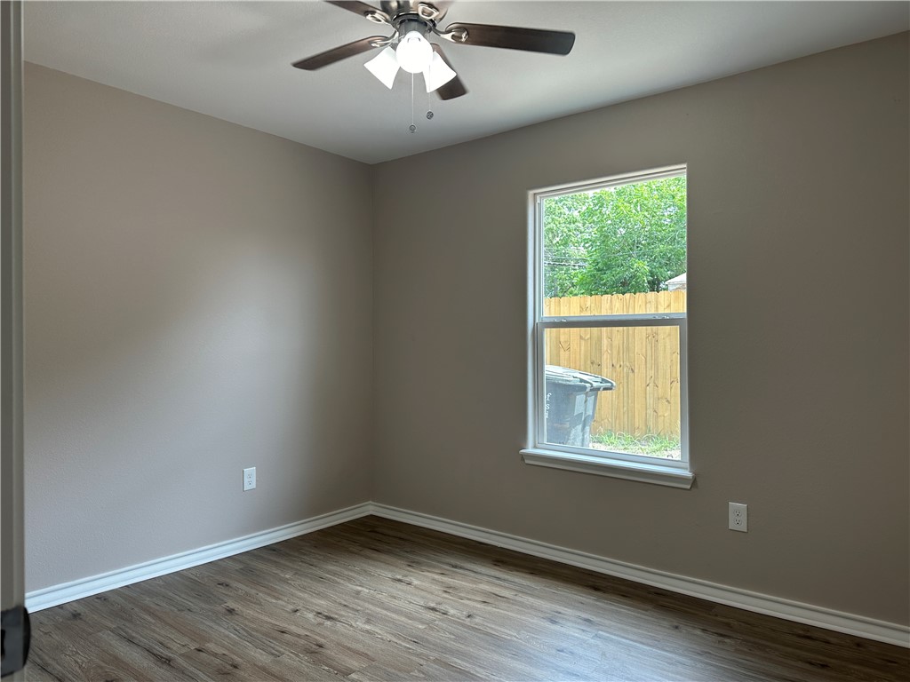4241 Green Grove Dr Property Photo 8