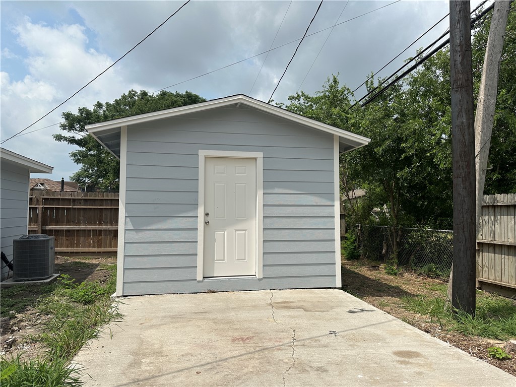 4241 Green Grove Dr Property Photo 10