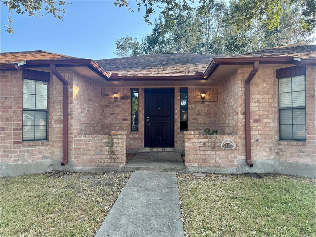 3009 Hilldale Dr Property Photo 2
