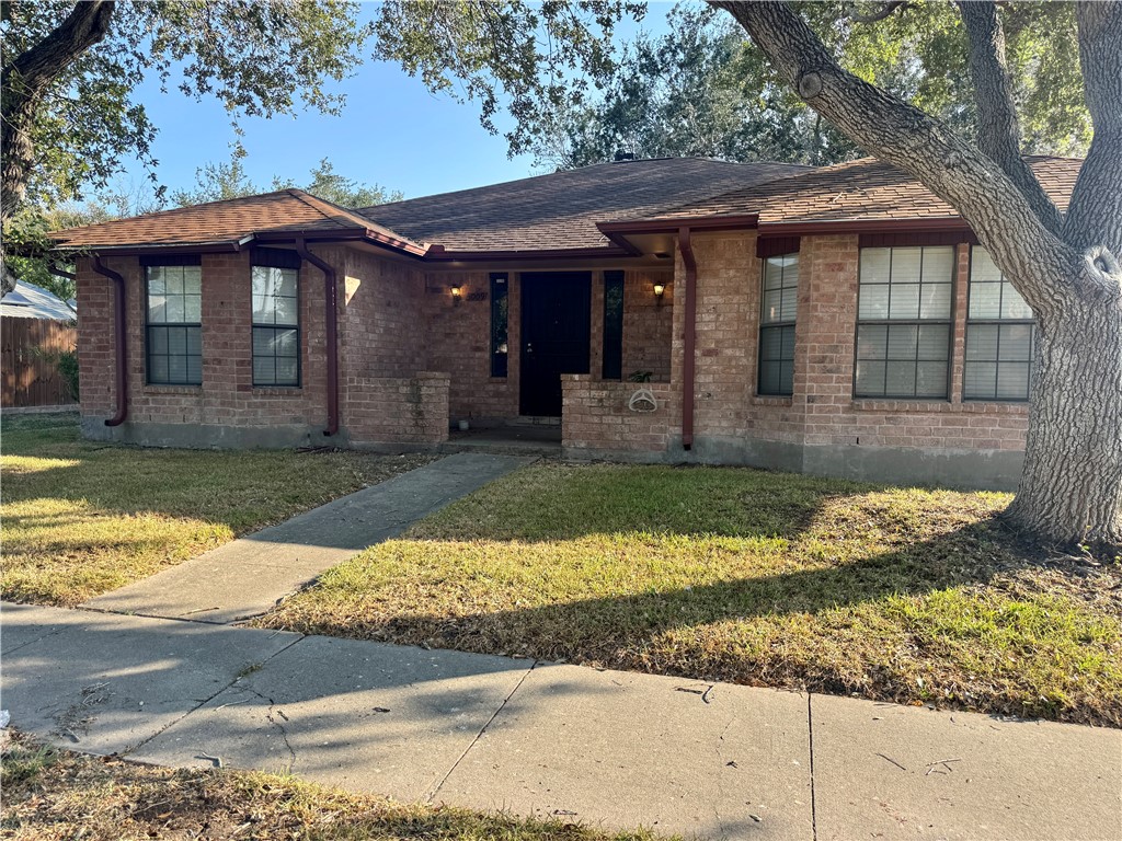 3009 Hilldale Dr Property Photo 3
