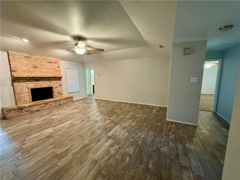 3009 Hilldale Dr Property Photo 5