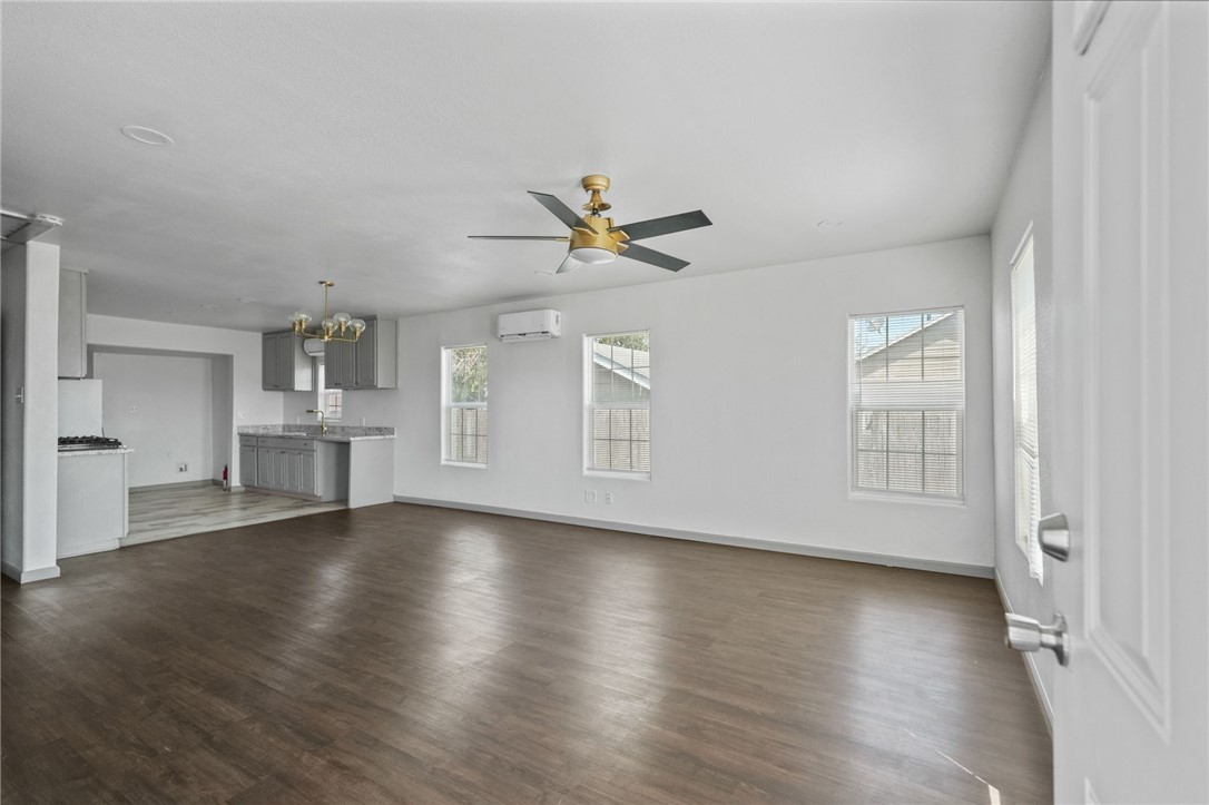 1209 17th St Property Photo 2