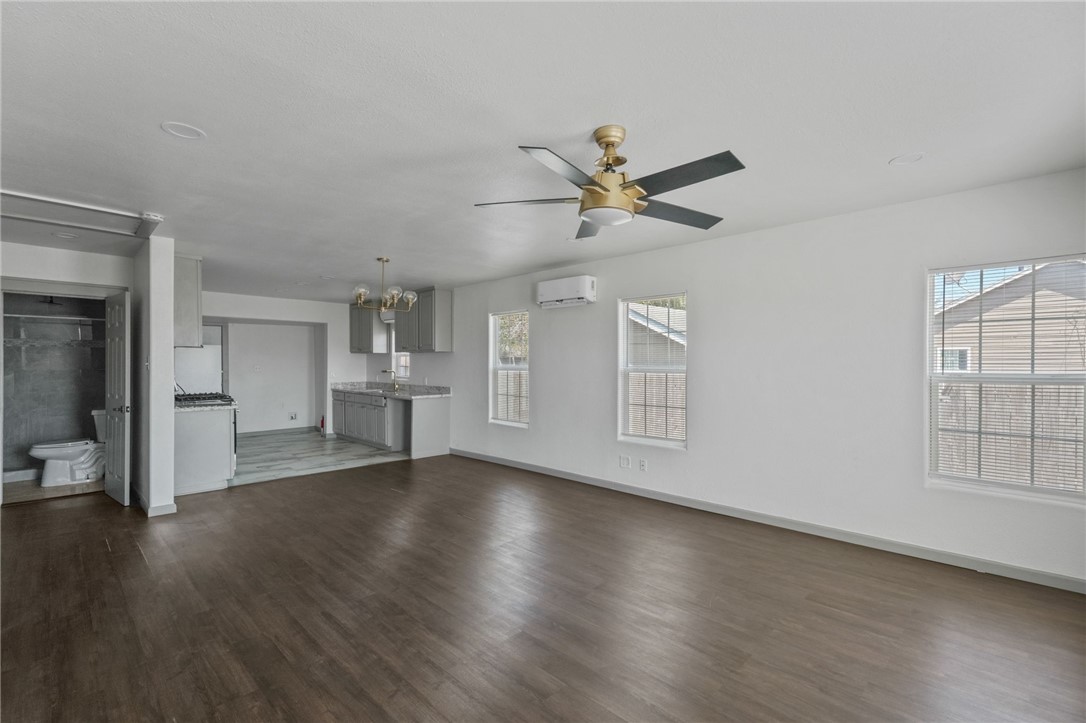 1209 17th St Property Photo 3