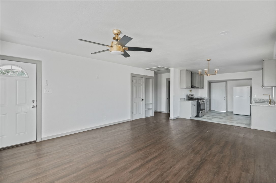1209 17th St Property Photo 4