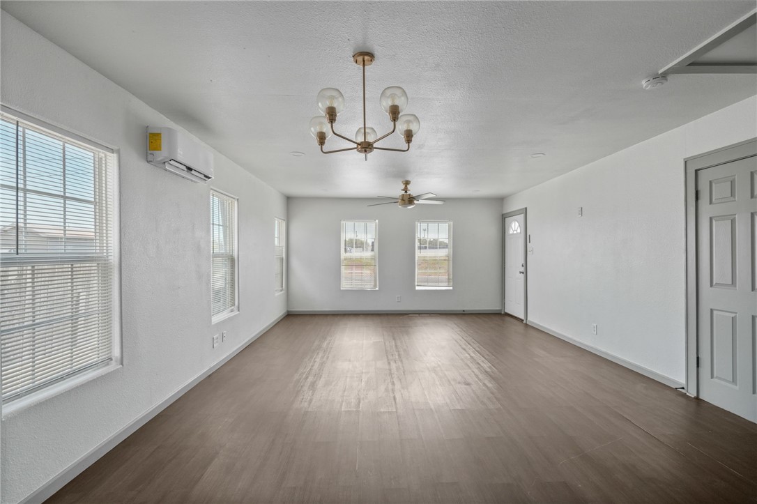 1209 17th St Property Photo 8